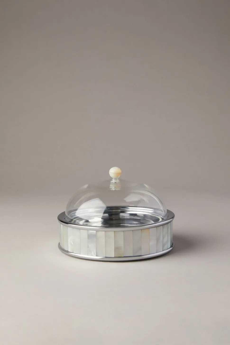 Aperitif bowl in mother of pearl