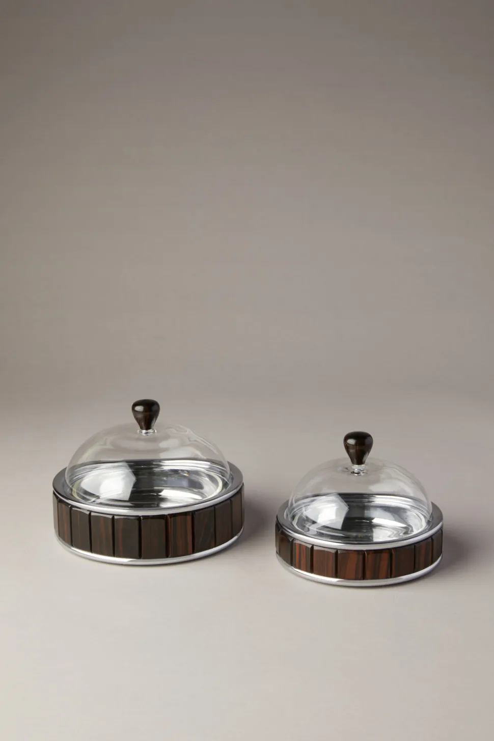 Aperitif bowl in wood