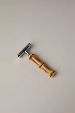 Bamboo root OId style safety razor
