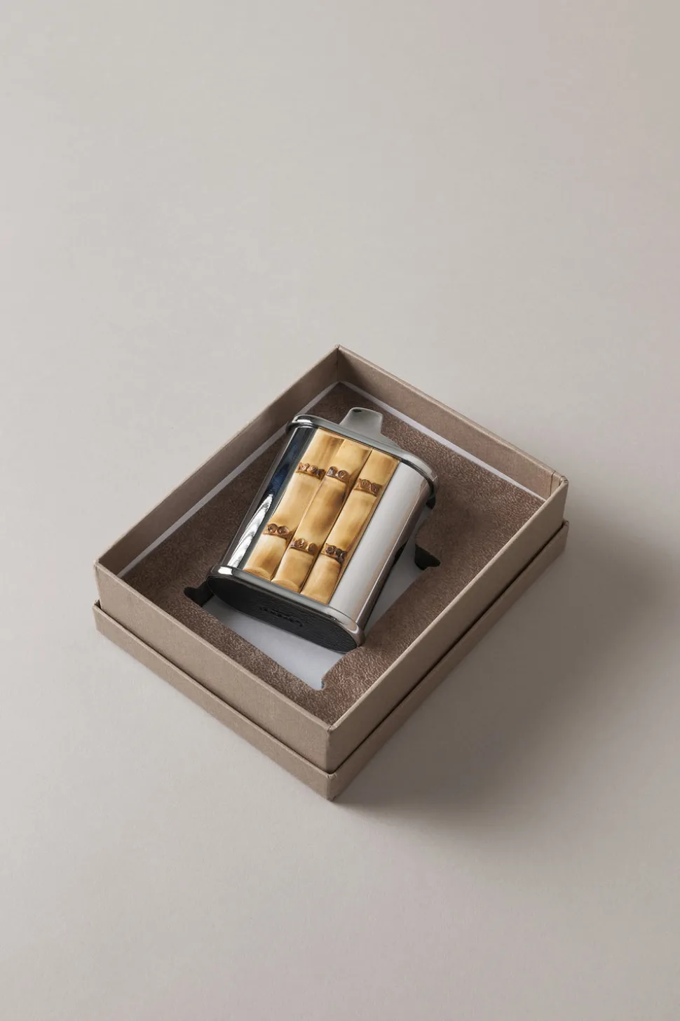 Bamboo root Oval Bic desk lighter holder