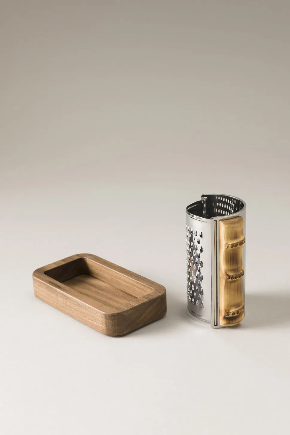 Bamboo root Parmesan grater set