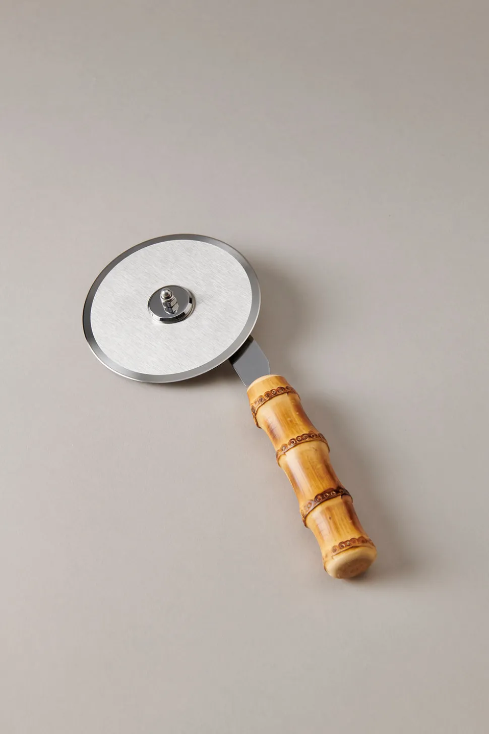 Bamboo root Pizza cutter