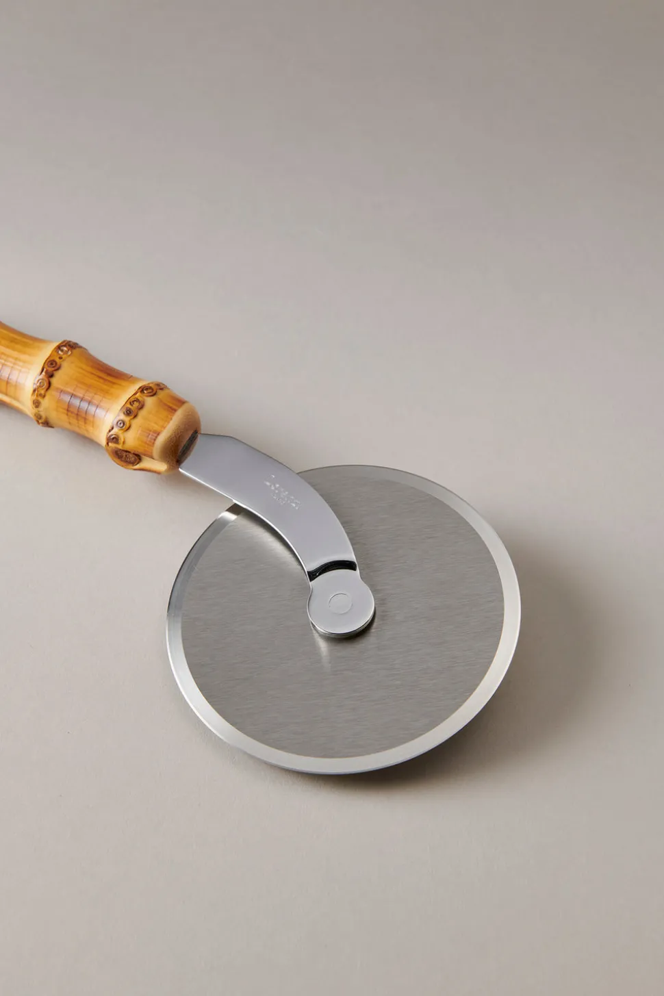 Bamboo root Pizza cutter