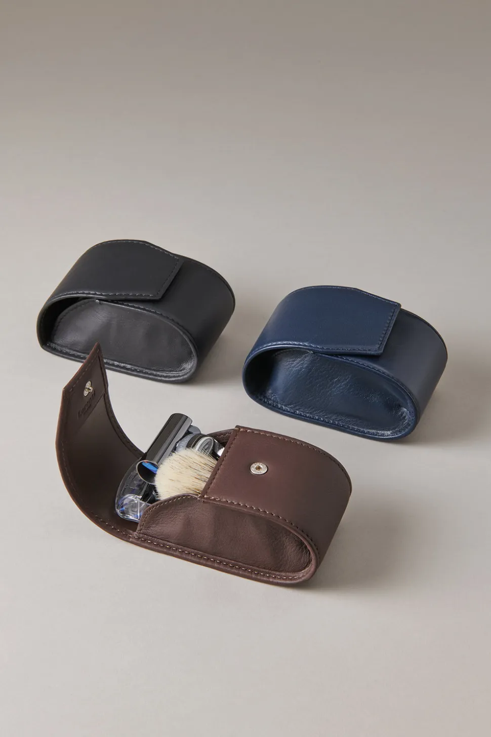 Black nikel Travelling shaving set