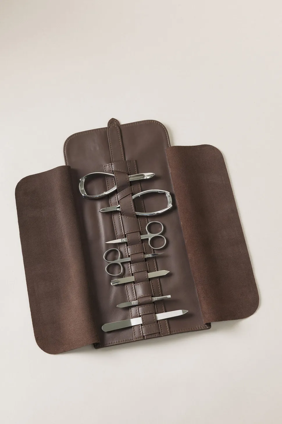 Lambskin Roll on manicure set