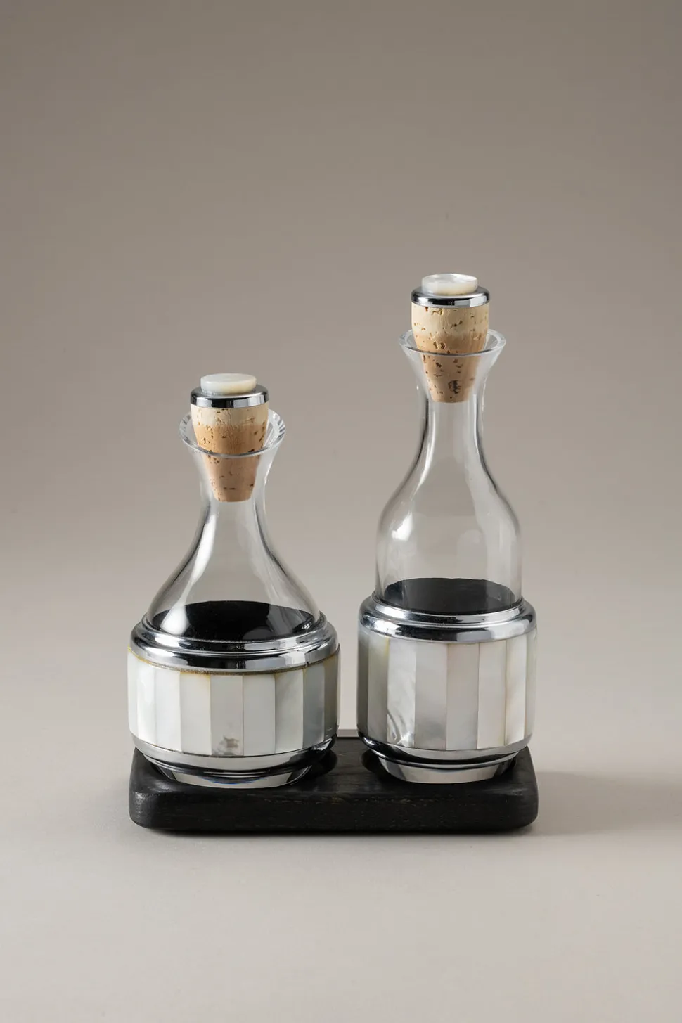 Mother of pearl Essential table pourer set