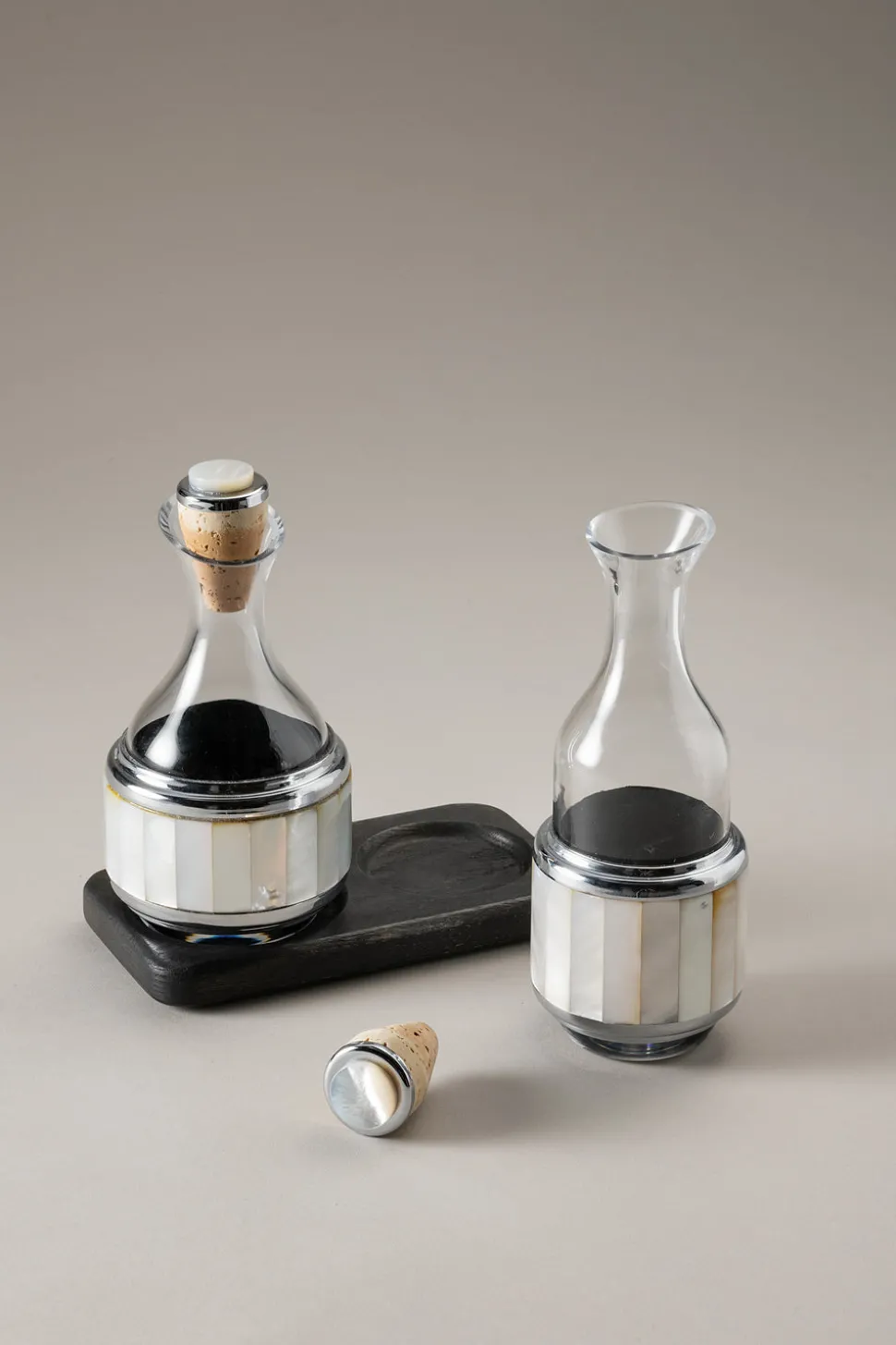 Mother of pearl Essential table pourer set