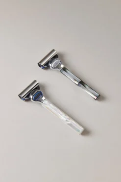 Mother of pearl Fusion razor in mother of pearl