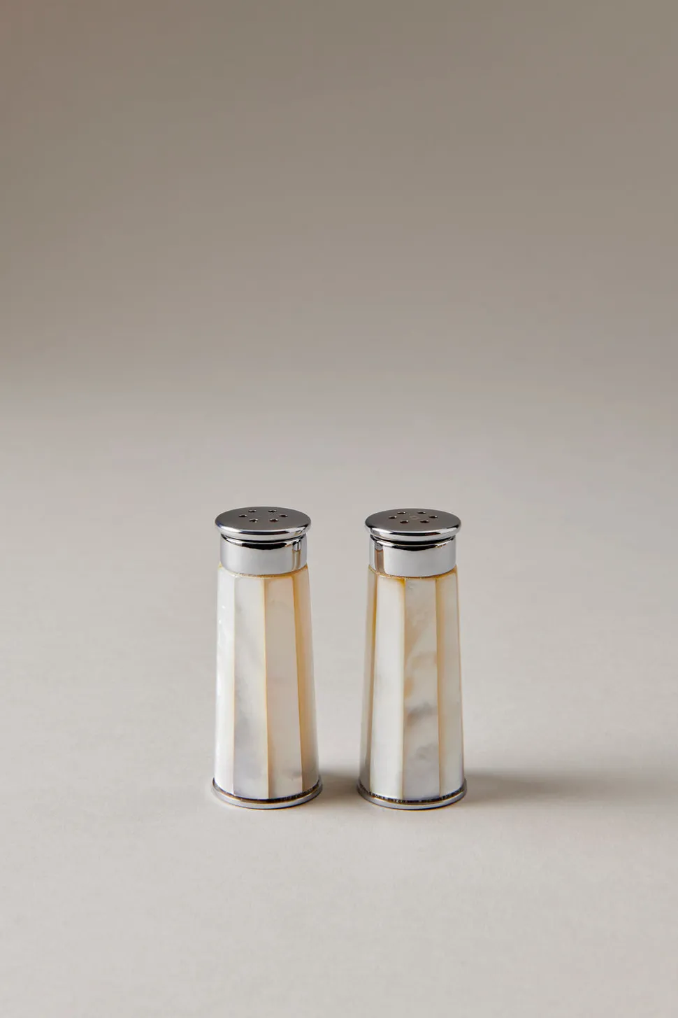 Mother of pearl Salt and pepper sprinkle set