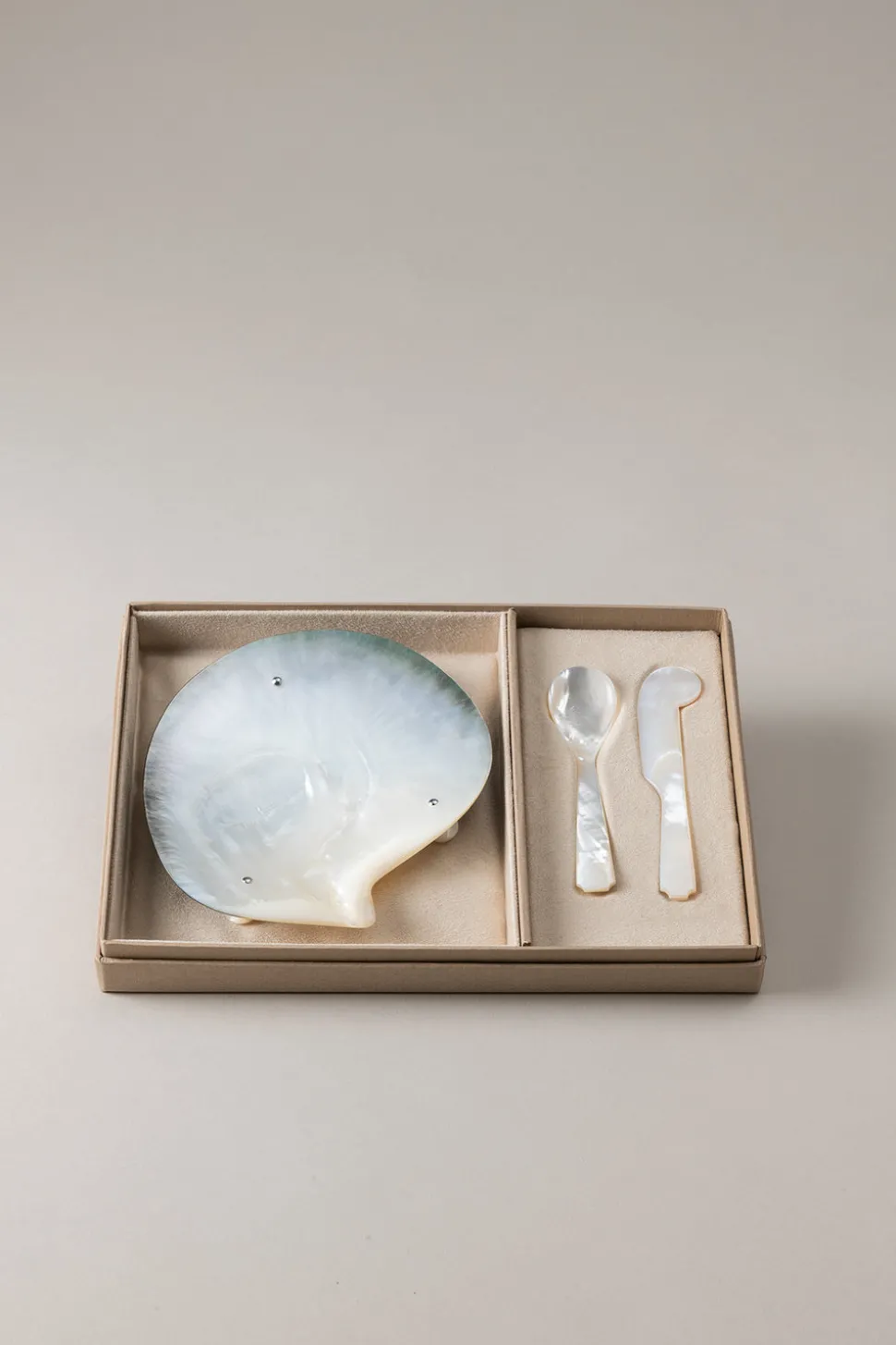 Mother of pearl Small caviar set