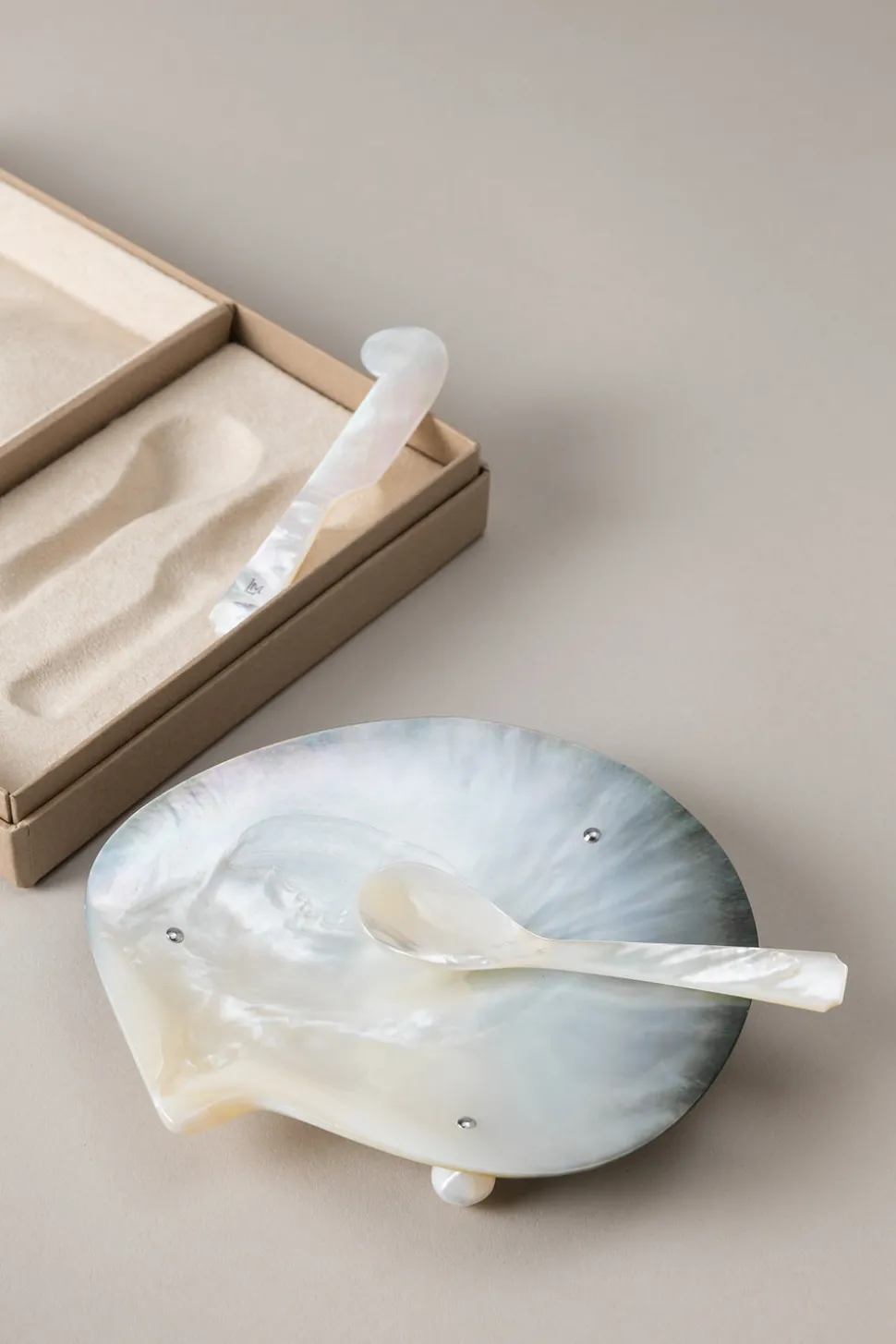 Mother of pearl Small caviar set