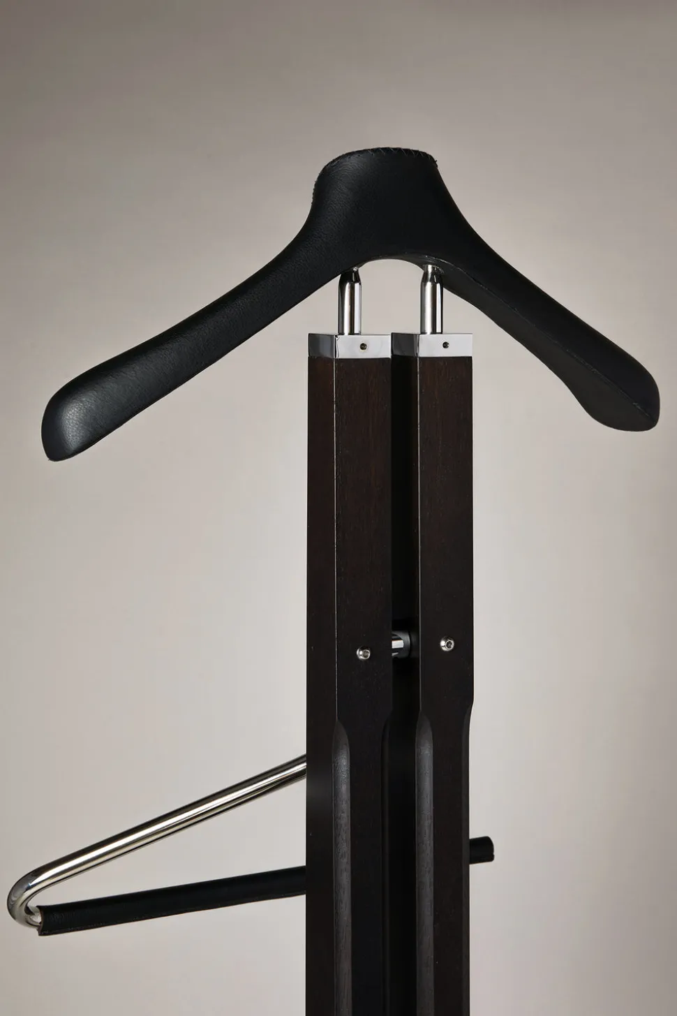 Nautical leather Wardrobe valet plain shoulders