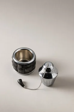Oryx Tea infuser with resting plate