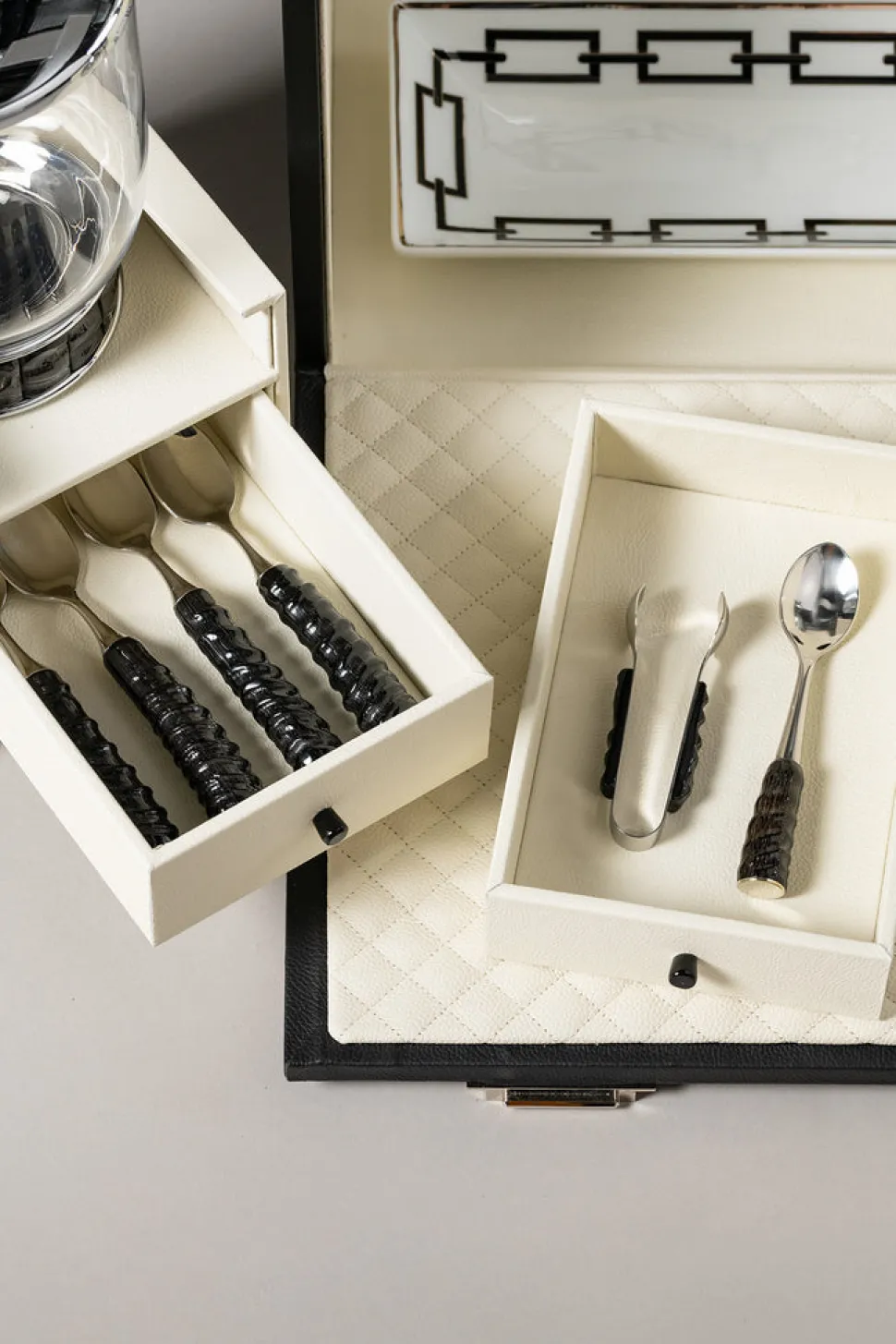 Oryx Tea trunk