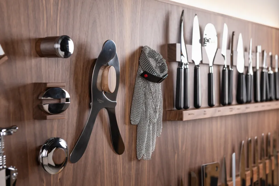 Polyoxymethylene Giant wall-mounted knives set