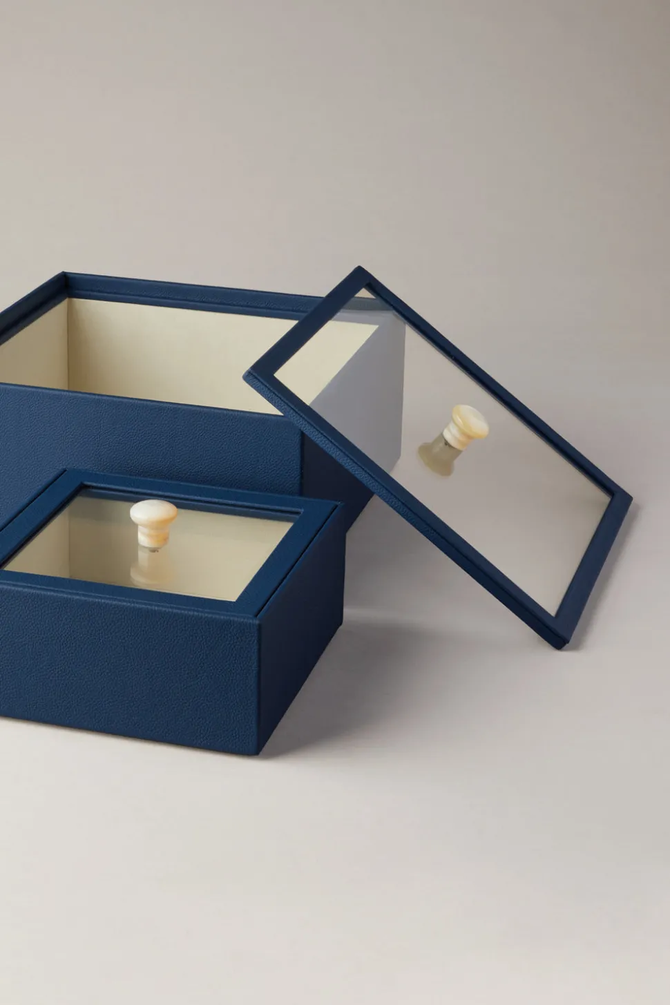 Scatola quadrata con coperchio in vetro - madreperla - Rectangular box with glass lid in mother of pearl