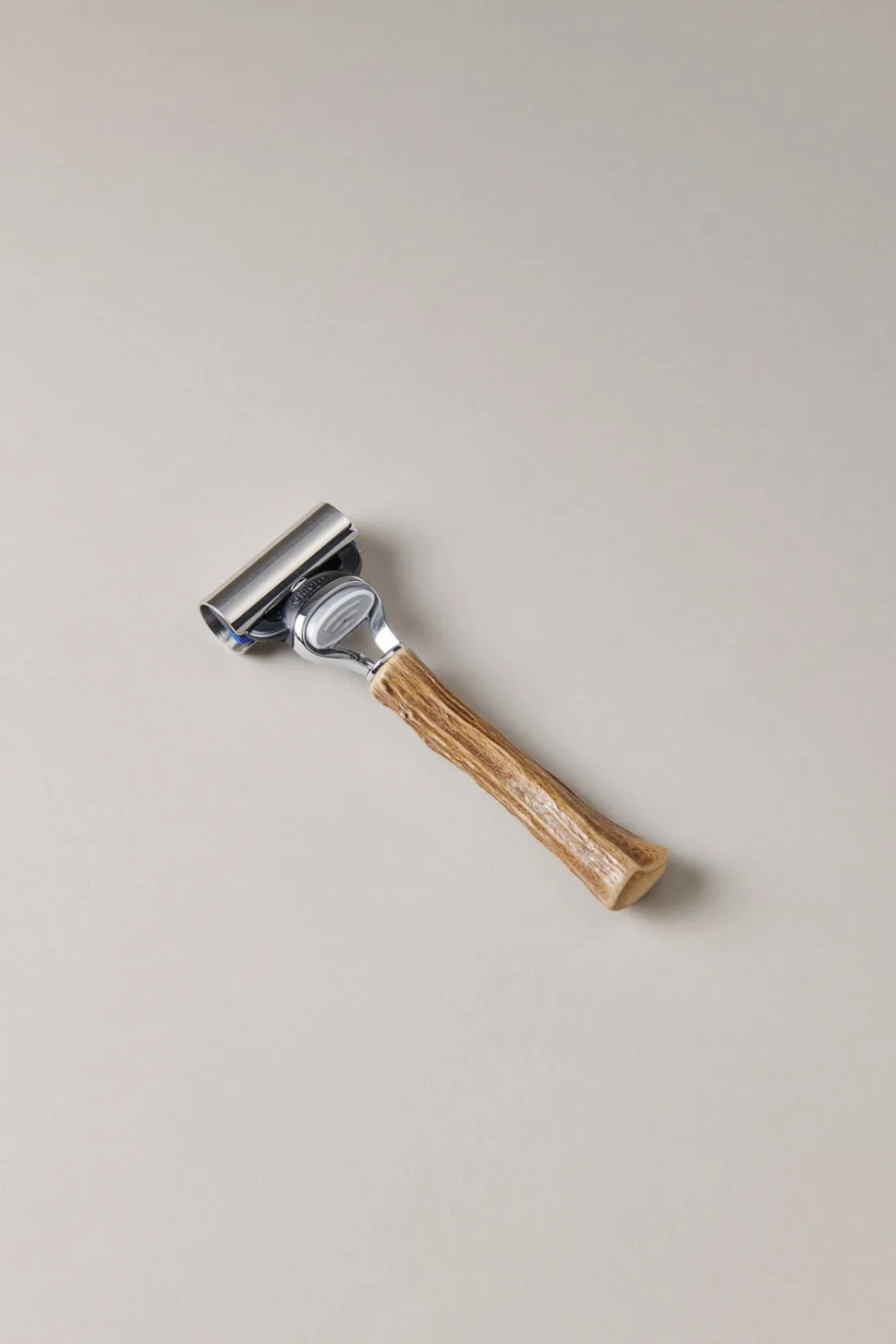 Stag antler Fusion razor in stag horn