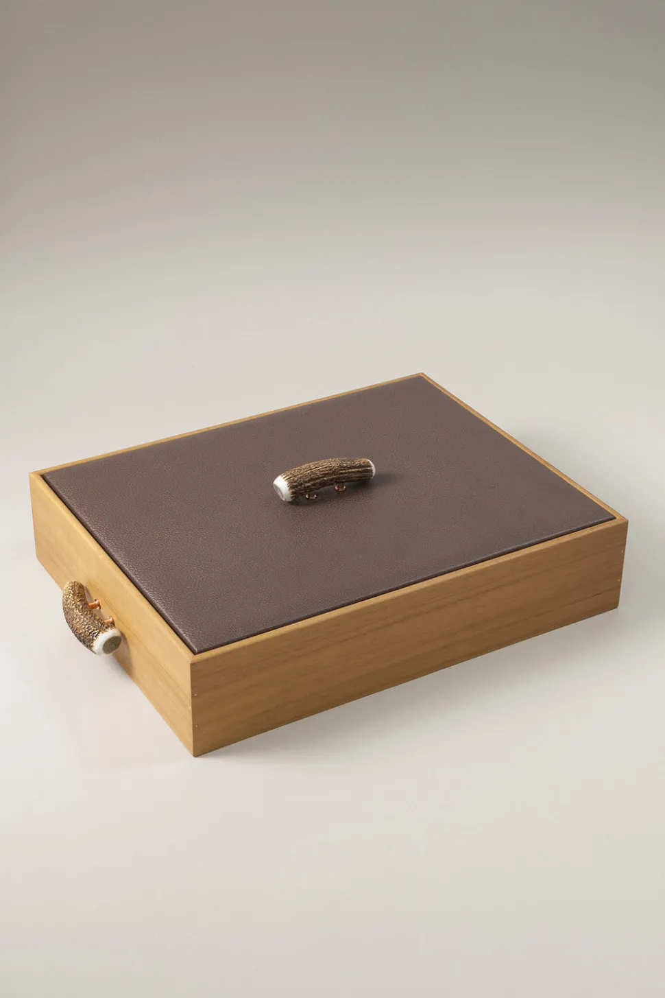 Stag antler Shoe shine box with Ovangkol brushes
