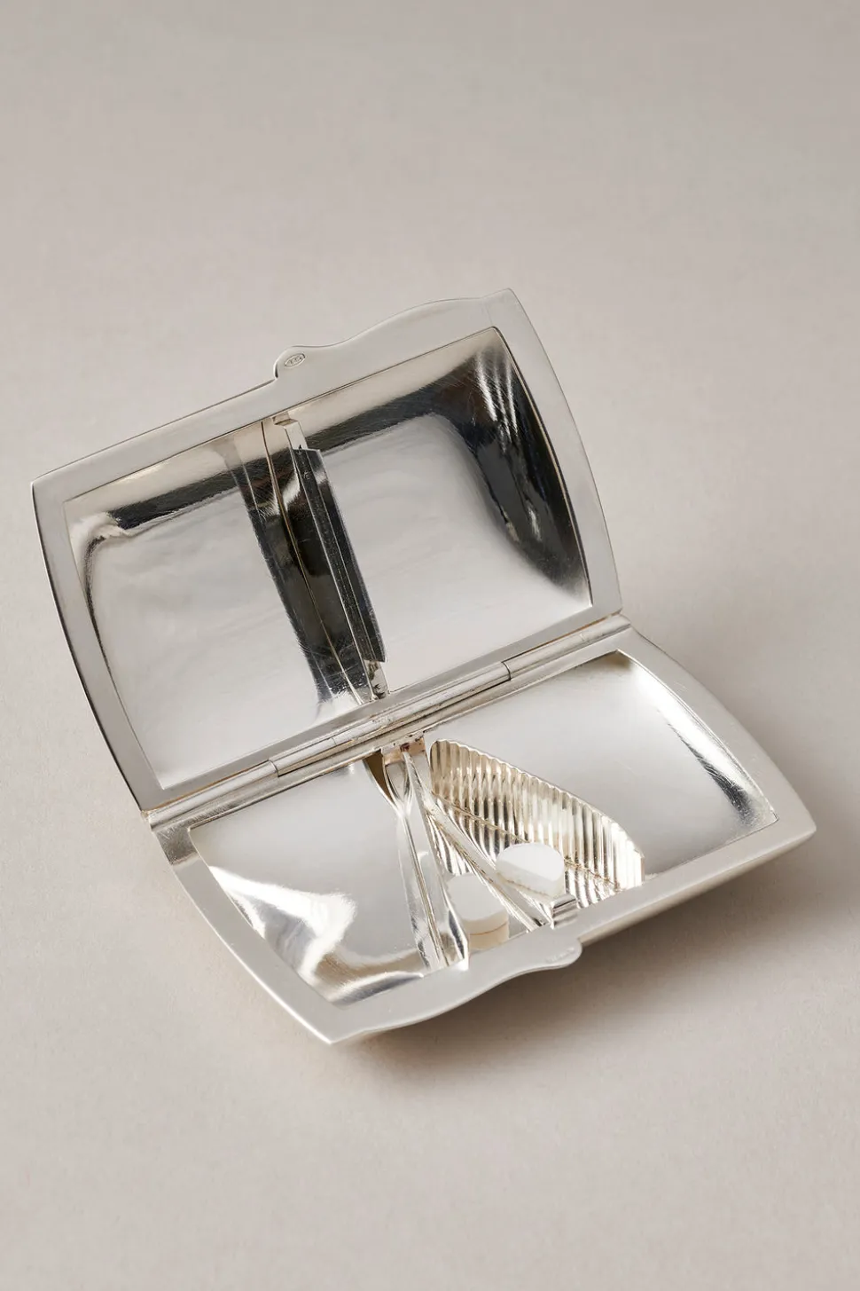 Sterling silver Pill box with cutter