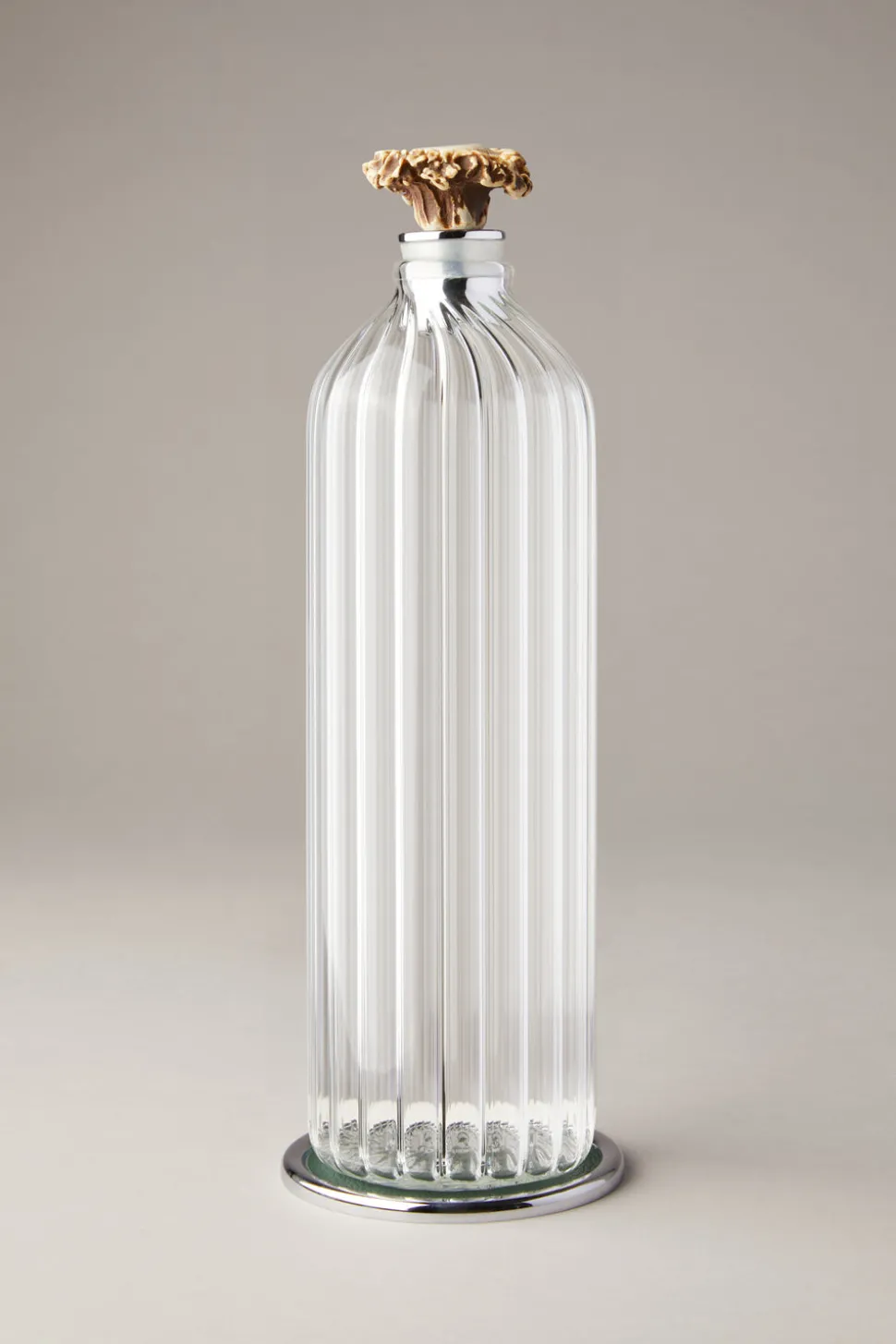 Water bottle with coaster and cap in roe deer antler