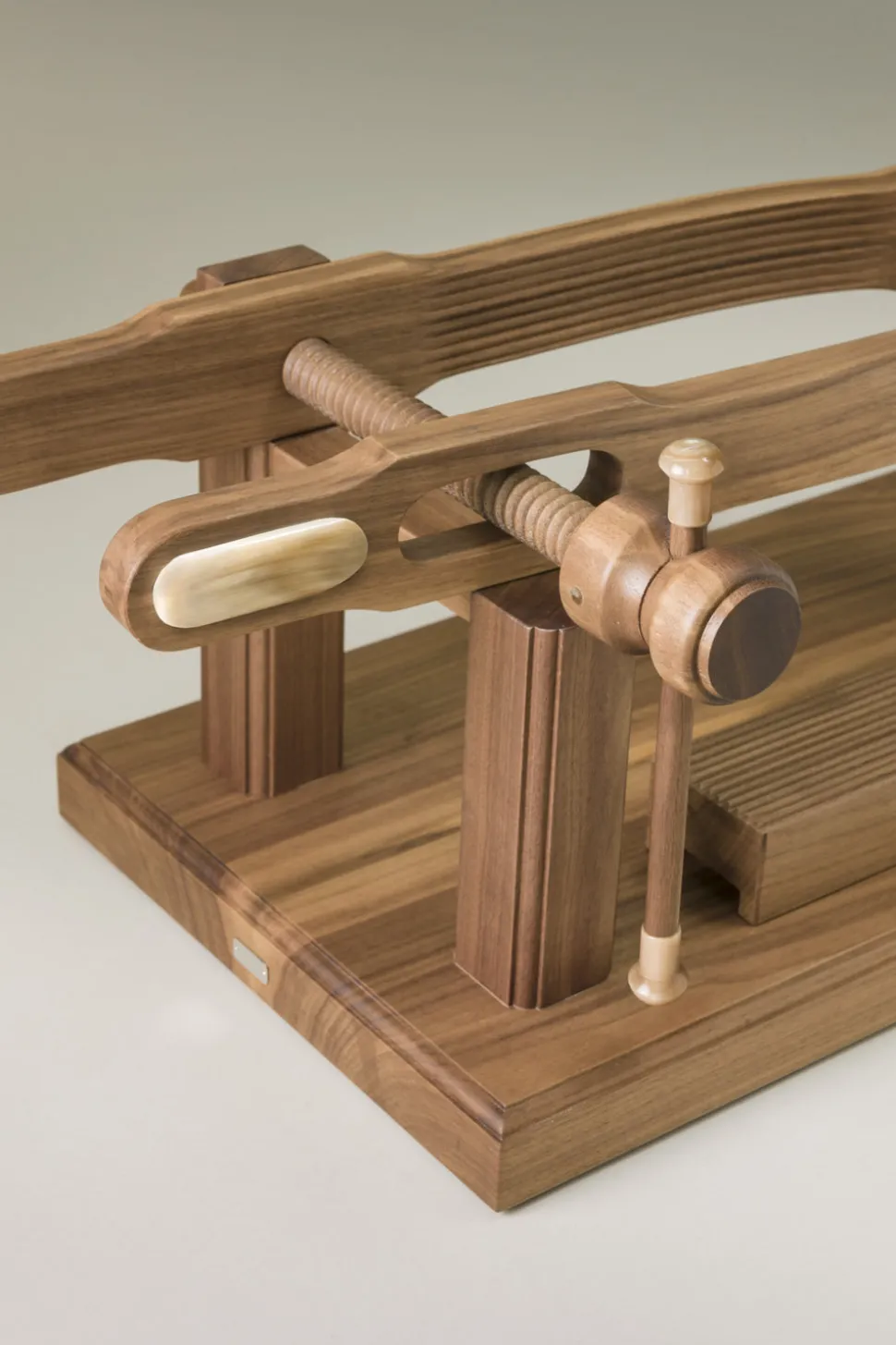 Zebu Ham holder