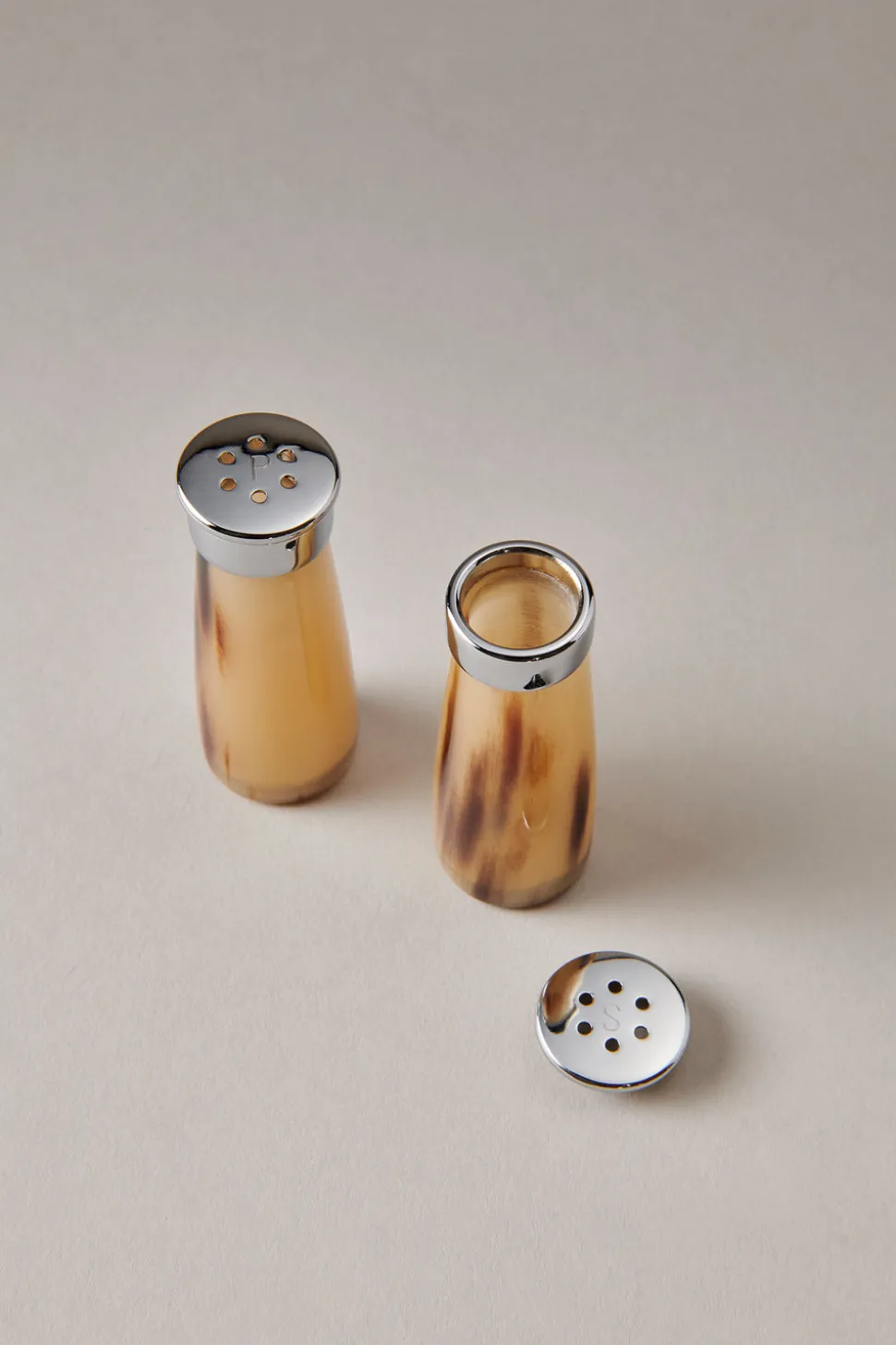 Zebu Salt and pepper sprinkle set