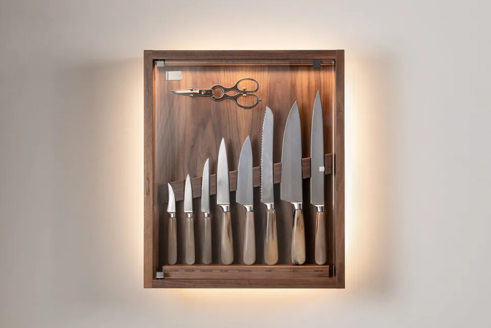Zebu Small cabinet wall-mounted knives set