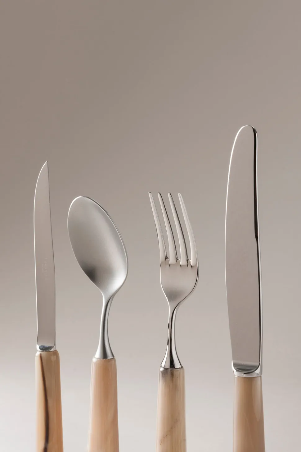 Zebu Tableware set